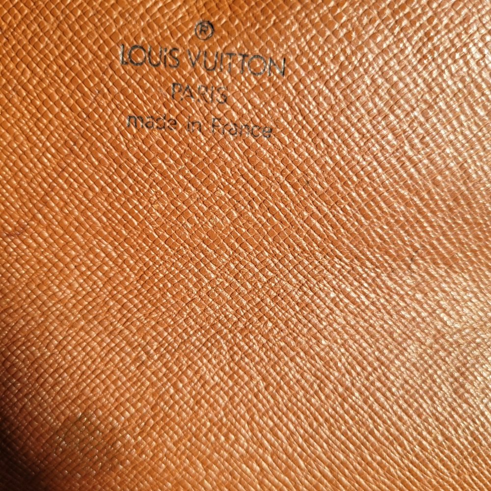 Louis Vuitton Sarah Monogram Wallet - Picture 5 of 5